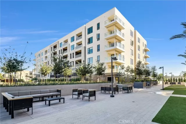MLS: OC23216593 Condo For Sale