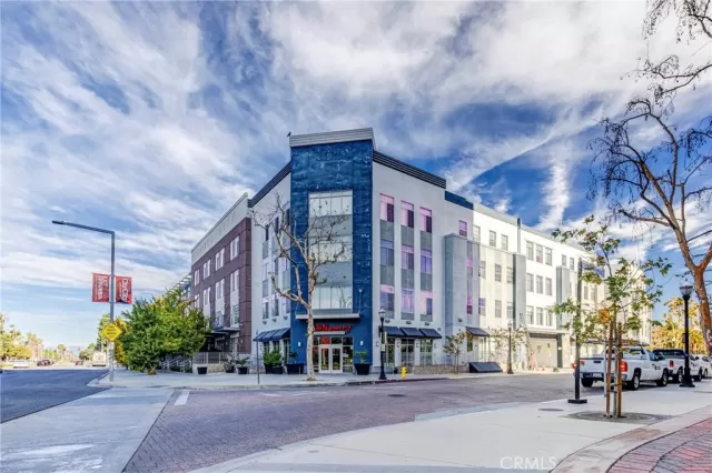 MLS: OC23216844 Condo For Sale