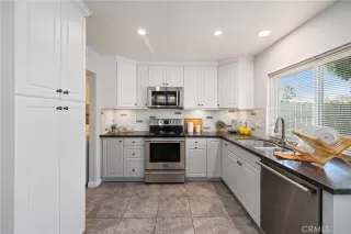 Photo #5: OC23216881 Listing 