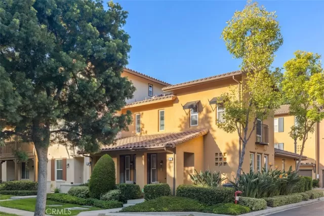 MLS: OC23216889 Condo For Sale