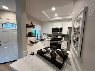 Photo #5: OC23217185 Listing