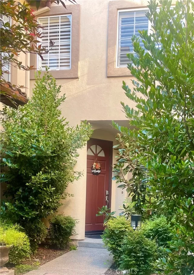 MLS: OC23217193 Condo For Sale