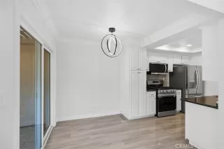 Photo #2: OC23217289 Listing