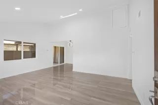 Photo #4: OC23217289 Listing