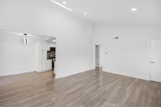 Photo #5: OC23217289 Listing