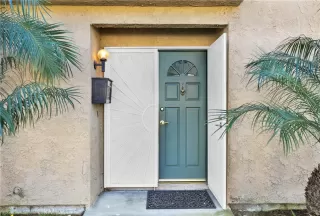 Photo #2: OC23217311 Listing 