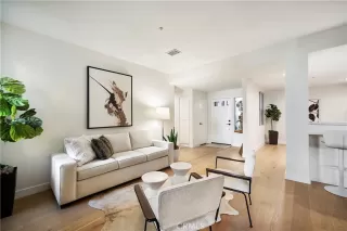 Photo #4: OC23217344 Listing 