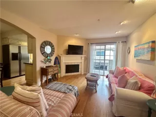 Photo #2: OC23217367 Listing 