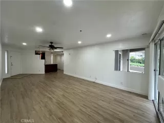 Photo #2: OC23217380 Listing 