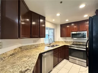 Photo #5: OC23217380 Listing 