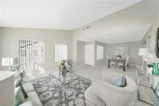 Photo #4: OC23217417 Listing 