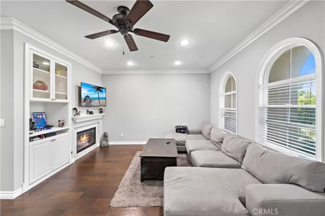 MLS: OC23217453 Condo For Sale