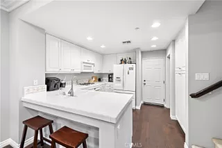 Photo #6: OC23217453 Listing