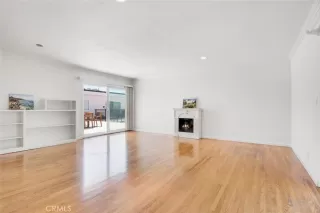 Photo #2: OC23217855 Listing 