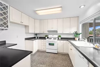 Photo #5: OC23218008 Listing 