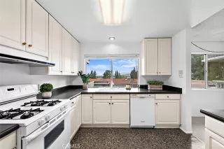 Photo #6: OC23218008 Listing 