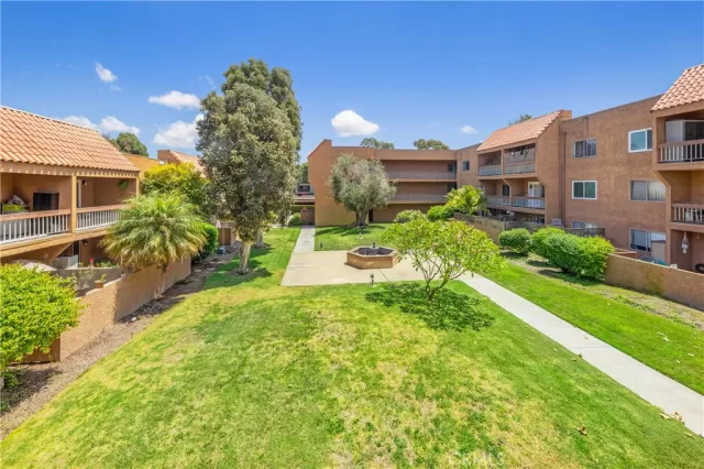 MLS: OC23218046 Condo For Sale