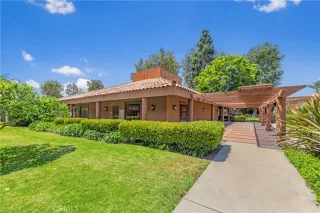 Photo #4: OC23218046 Listing 