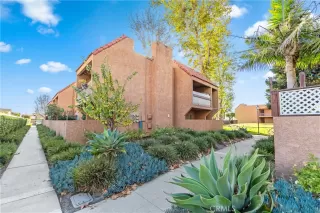 Photo #6: OC23218046 Listing 