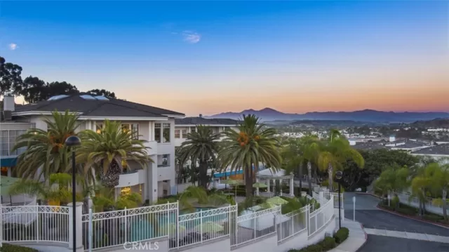 MLS: OC23218077 Condo For Sale