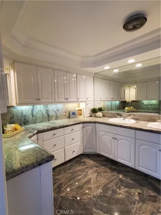 Photo #5: OC23218077 Listing 