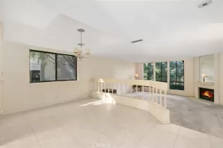 Photo #4: OC23218217 Listing