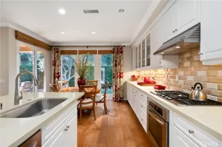 Photo #6: OC23218227 Listing 