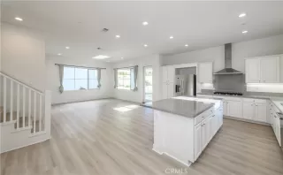 Photo #3: OC23218384 Listing 