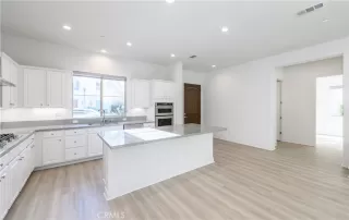 Photo #6: OC23218384 Listing 