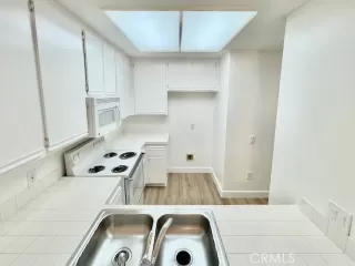 Photo #6: OC23218456 Listing 