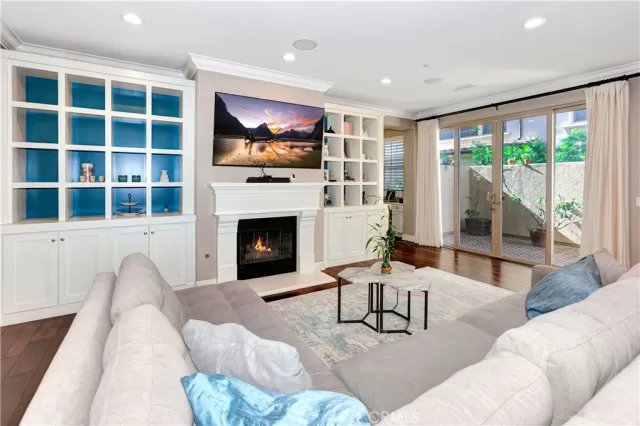 MLS: OC23218530 Condo For Sale