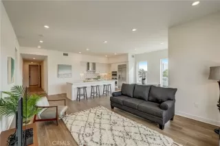 Photo #4: OC23218535 Listing