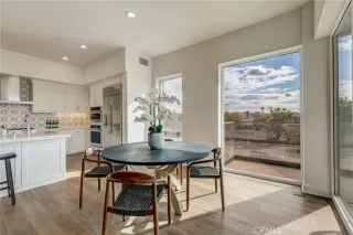 Photo #5: OC23218535 Listing