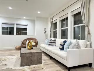 Photo #1: OC23218554 Listing 