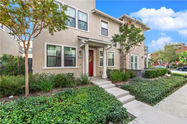 MLS: OC23218572 Condo For Sale