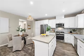 Photo #2: OC23218572 Listing