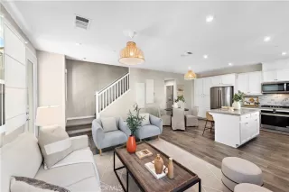 Photo #4: OC23218572 Listing