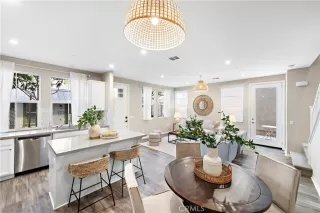 Photo #6: OC23218572 Listing