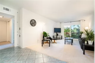 Photo #3: OC23218606 Listing 