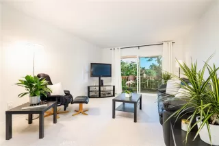 Photo #4: OC23218606 Listing 