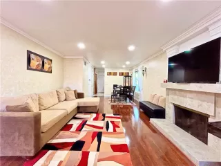 Photo #1: OC23218729 Listing 