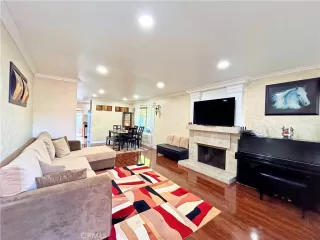 Photo #4: OC23218729 Listing 