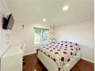 Photo #5: OC23218729 Listing 