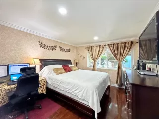 Photo #6: OC23218729 Listing 