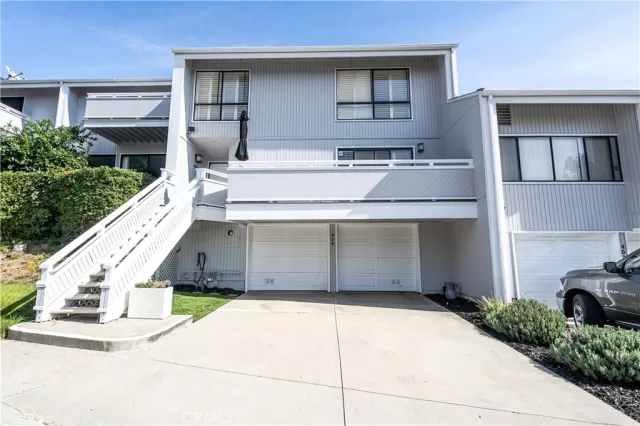 MLS: OC23219133 Condo For Sale