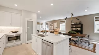 Photo #4: OC23219355 Listing 