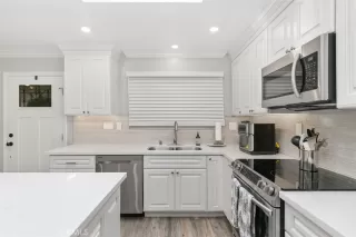 Photo #6: OC23219376 Listing