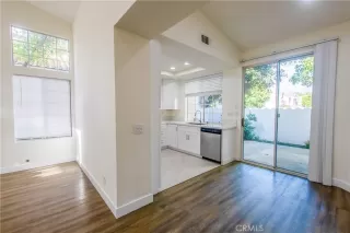 Photo #4: OC23219630 Listing 