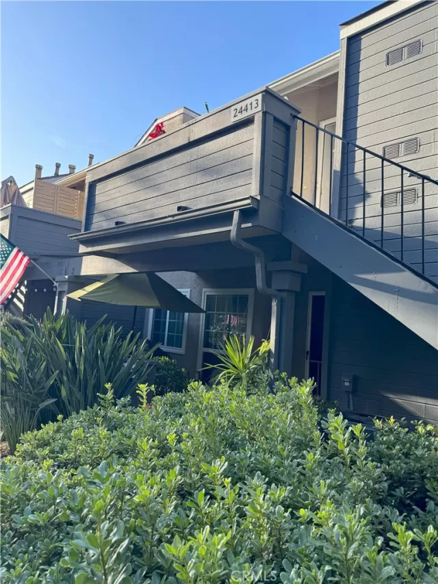 MLS: OC23219983 Condo For Sale