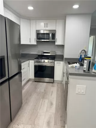 Photo #5: OC23219983 Listing 